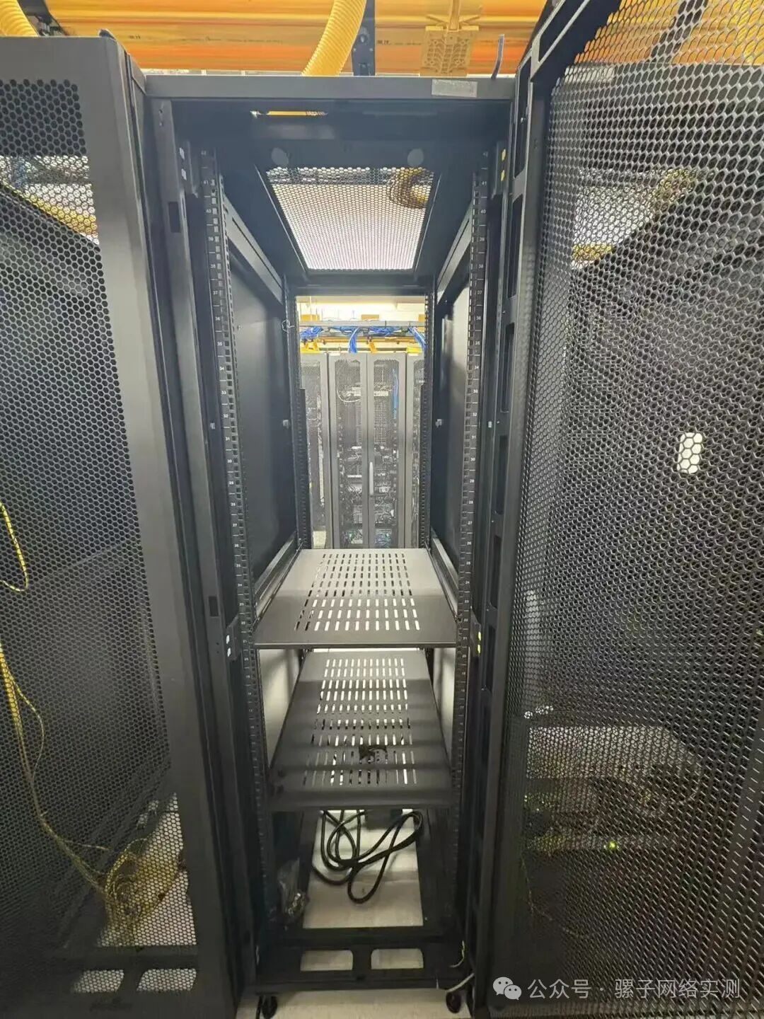 香港HKCOLO数据中心 GPU服务器上架的真实记录